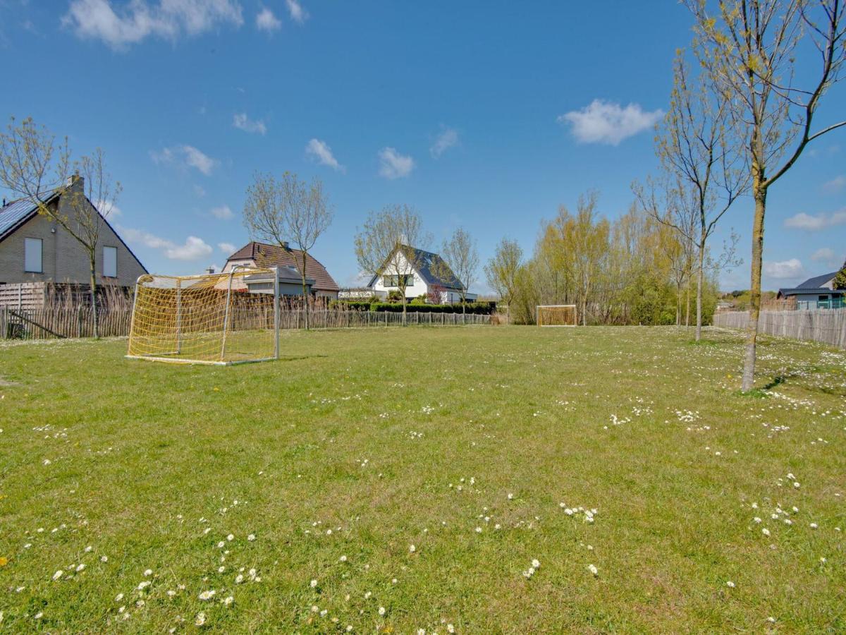 Modern Holiday Home In De Haan With Garden 外观 照片
